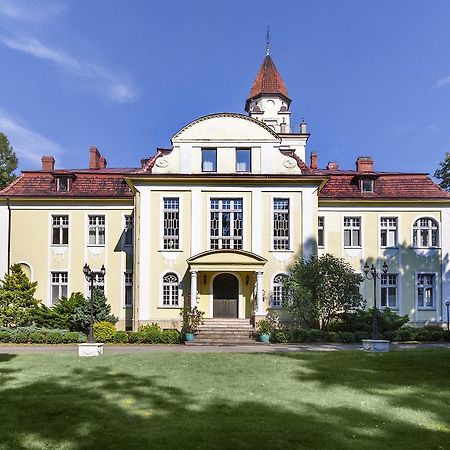 Palac Nieznanice Zabytek Goscinny Ze Spa 外观 照片