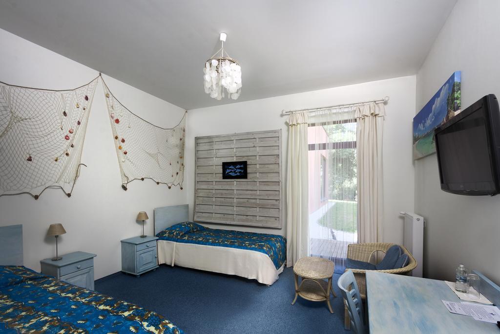 Palac Nieznanice Zabytek Goscinny Ze Spa 客房 照片
