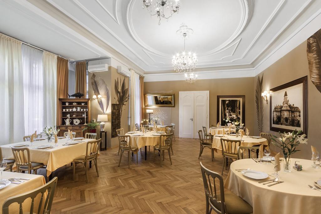 Palac Nieznanice Zabytek Goscinny Ze Spa 外观 照片